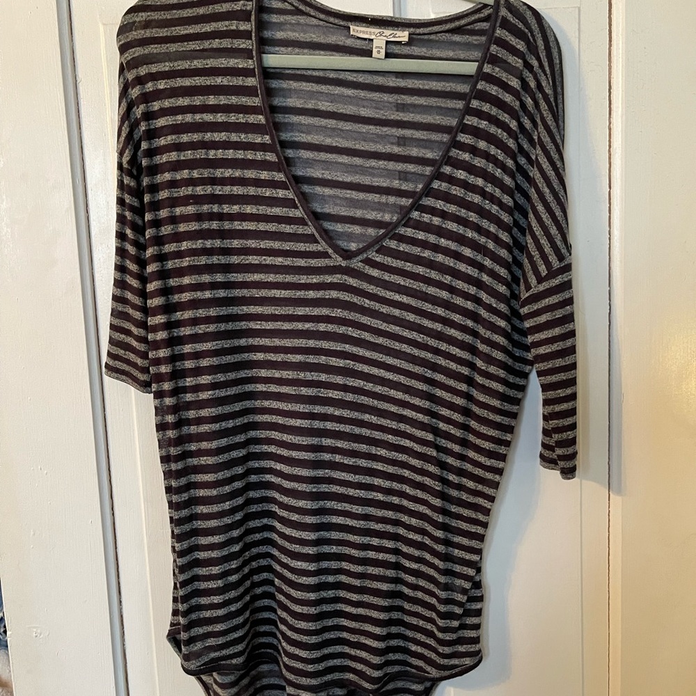 Express size med black and white stripe 3/4 sleeve tee